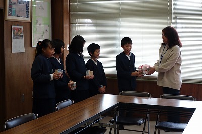 赤い羽根募金