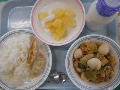 給食