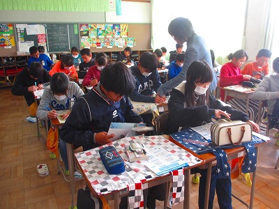 ６年生家庭科 お出かけエコバッグ 佐屋小学校